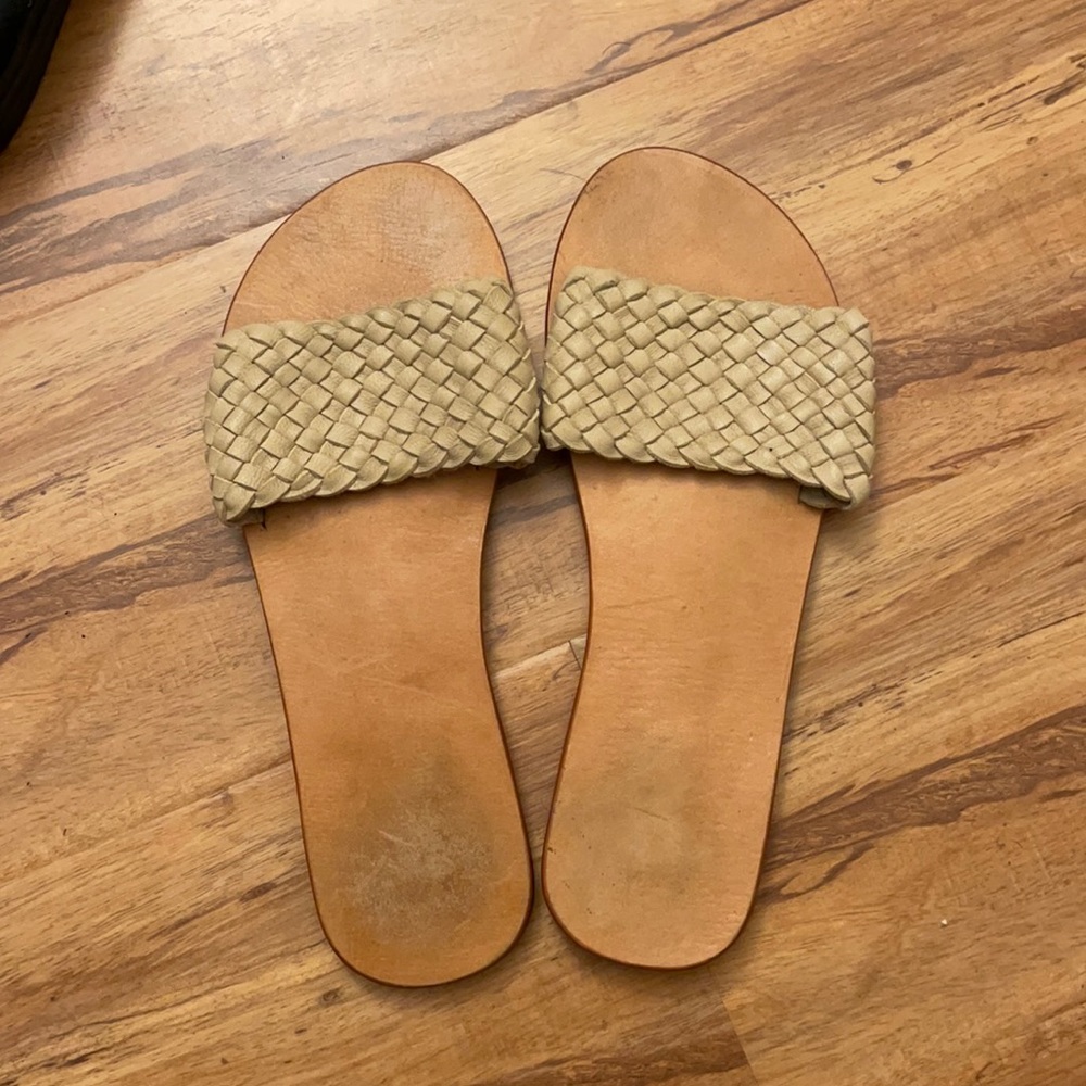 Leather woven sandals